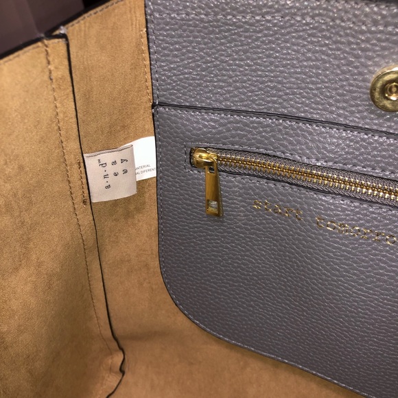 Large Gray Vegan Leather Shoulder Bag - Picture 3 of 4